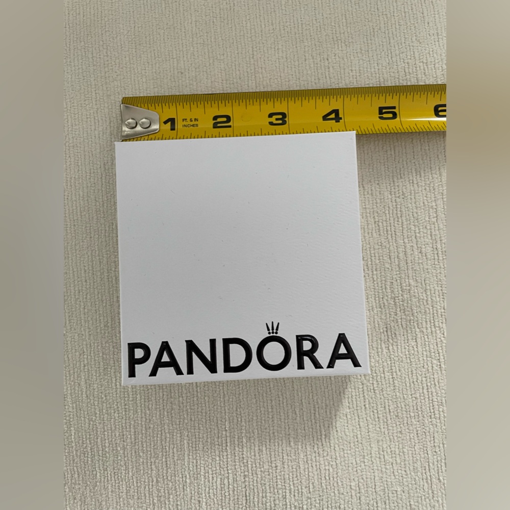 Pandora Elegant Black and White Gift Box